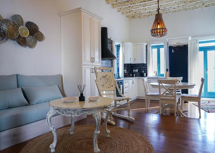 Nyaraló Traditional Chora House *